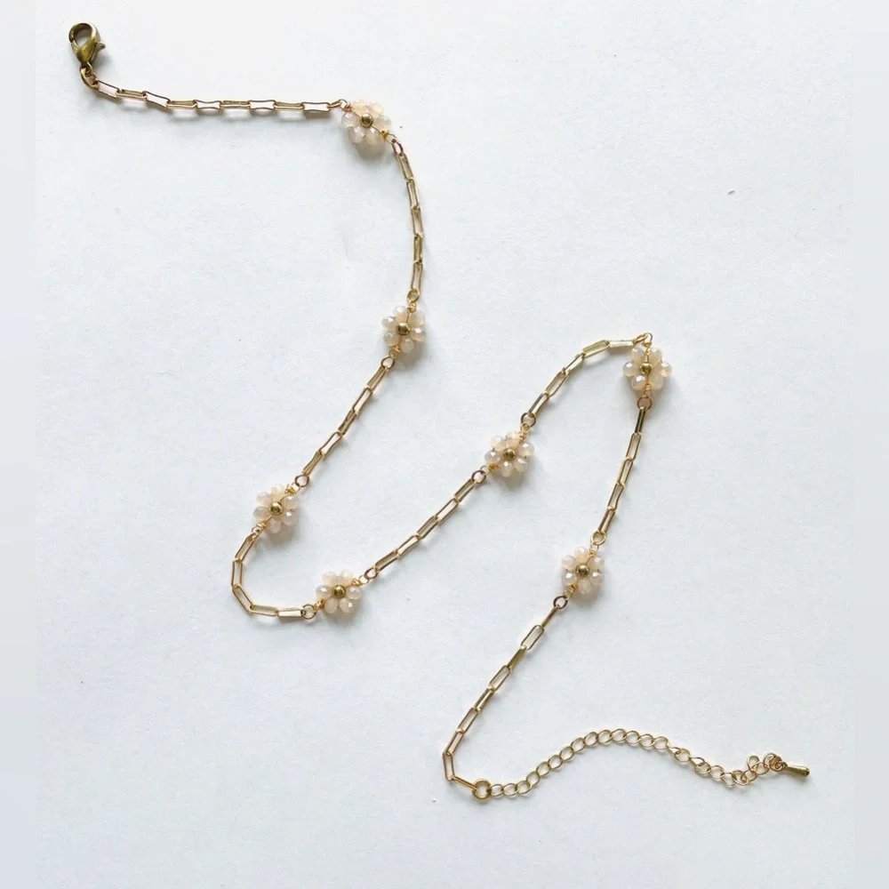 Minimalist gold tone with Czech glass beads - Picture 4 of 5